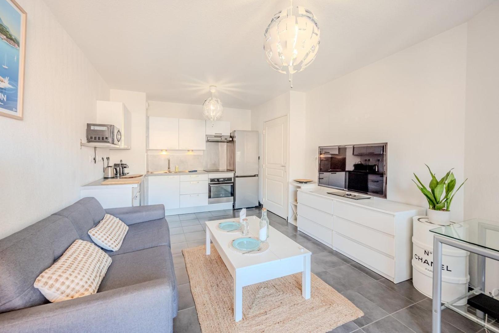 Le Neroli T2 Dernier Etage Avec Terrasse Et Garage Apartment Toulon Luaran gambar