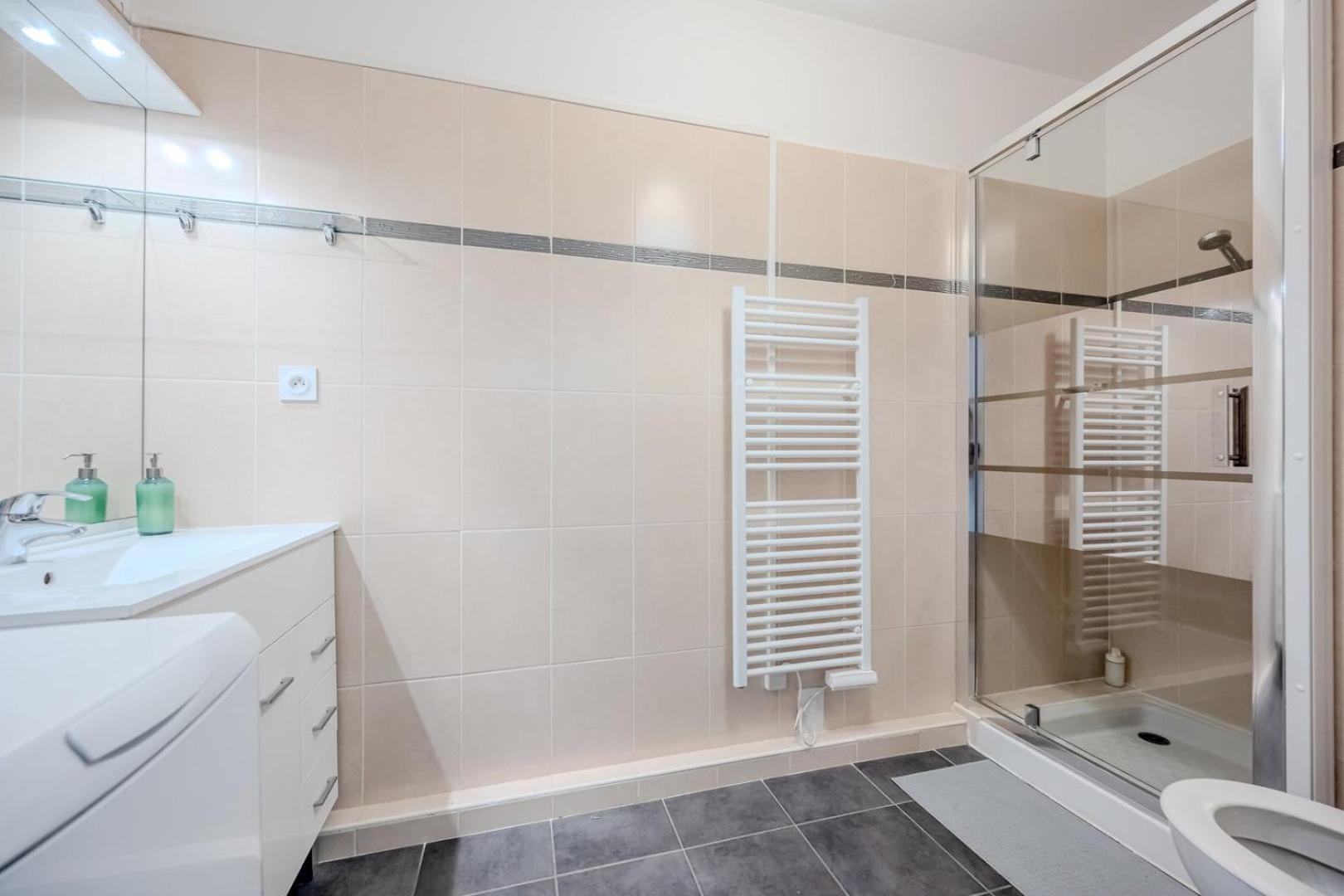 Le Neroli T2 Dernier Etage Avec Terrasse Et Garage Apartment Toulon Luaran gambar