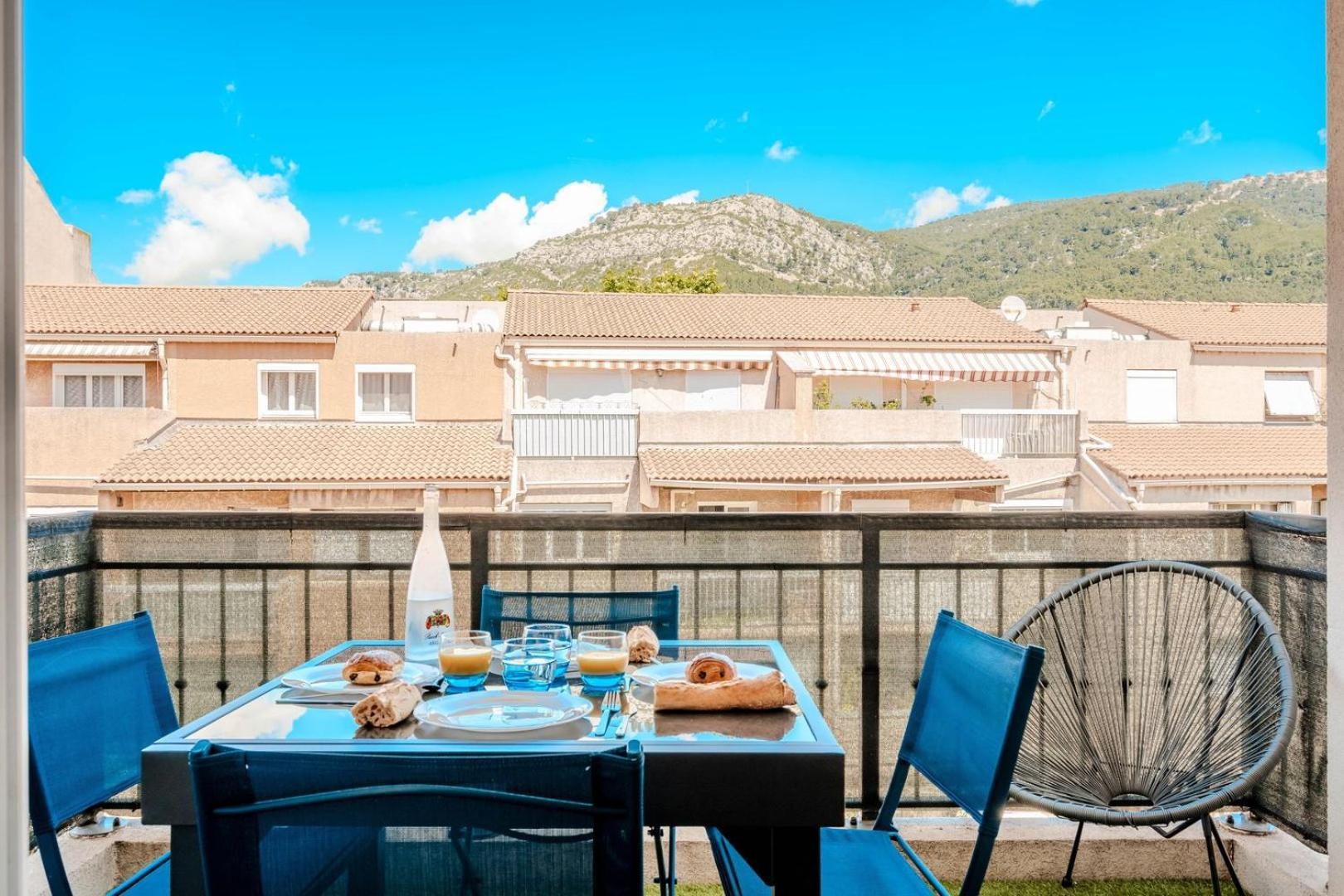 Le Neroli T2 Dernier Etage Avec Terrasse Et Garage Apartment Toulon Luaran gambar